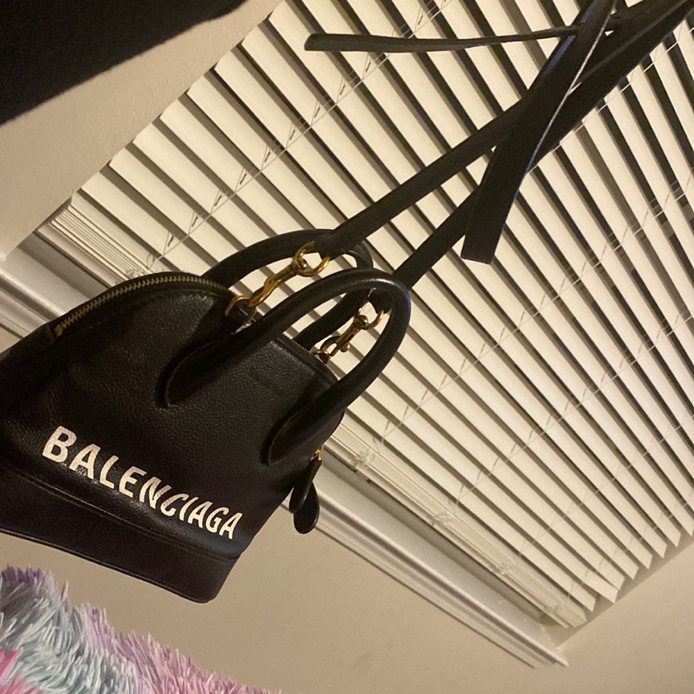 Authentic ! - Picture 2 of 3